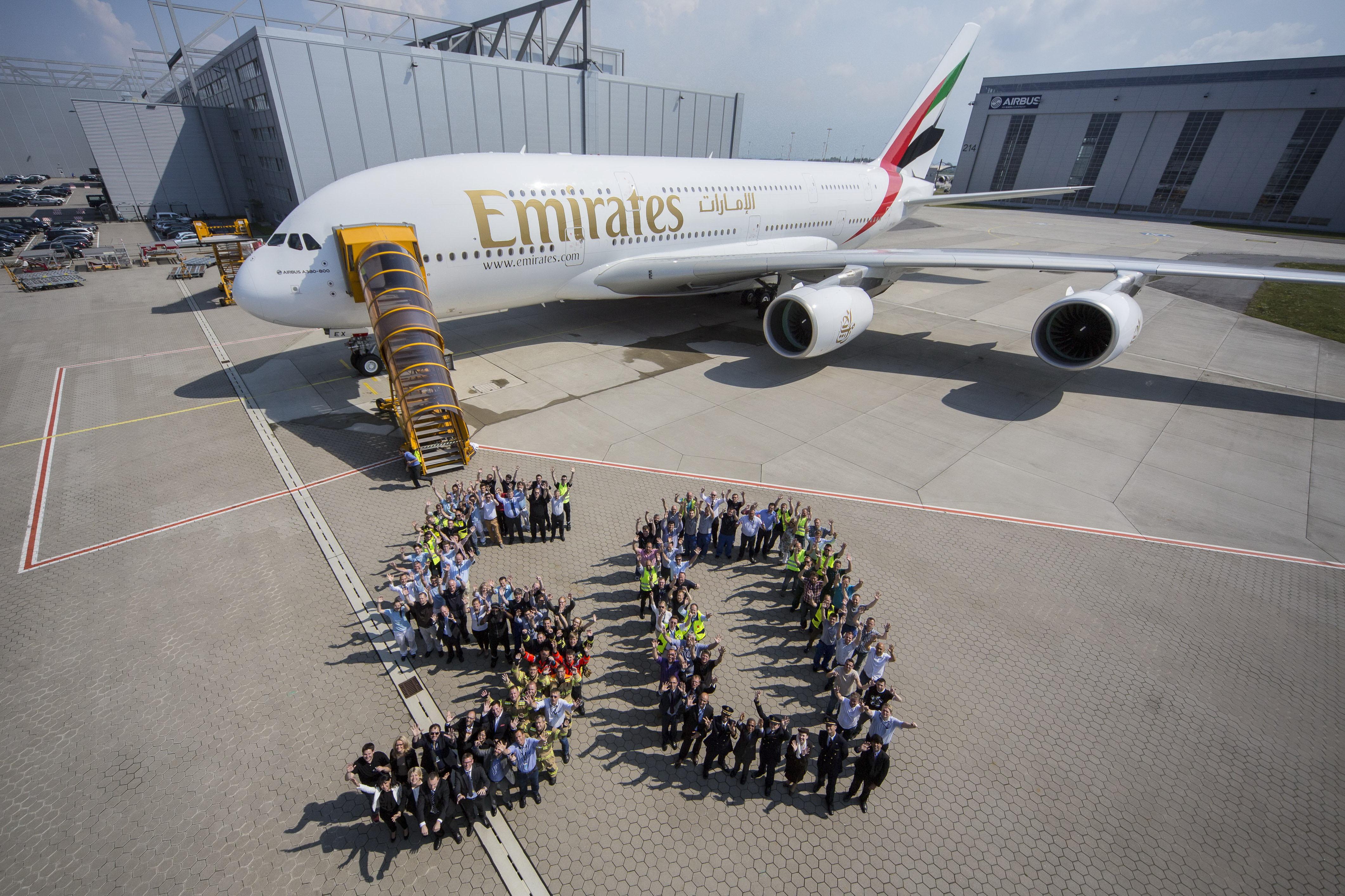 A380_50th_Emirates_03