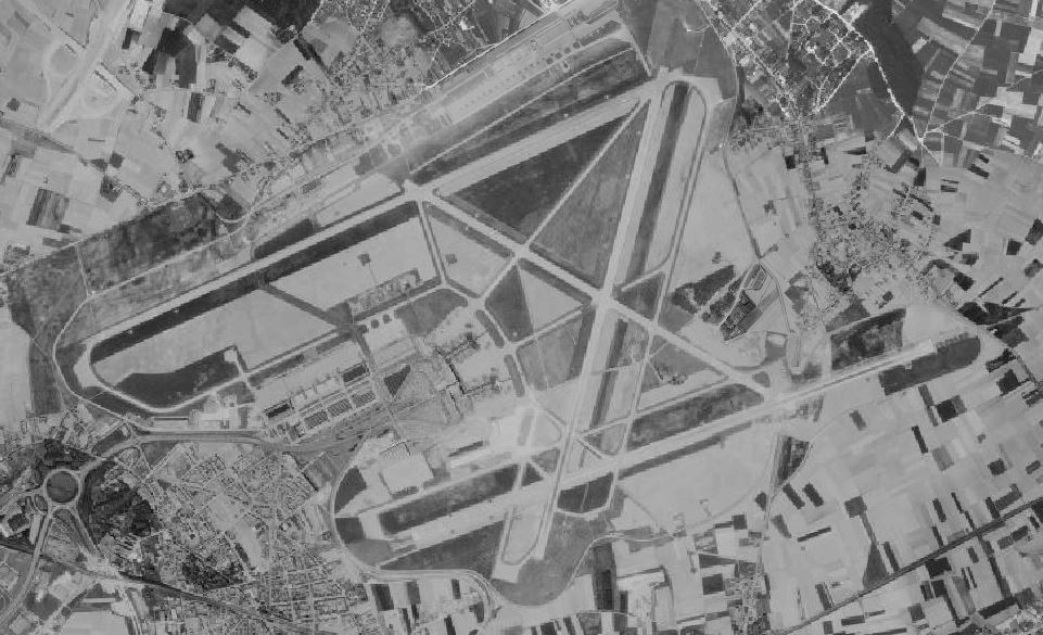 Brussels airport : the history of Haren, Melsbroek and Zaventem - Frans Van  Humbeek - Pêle-Mêle Online
